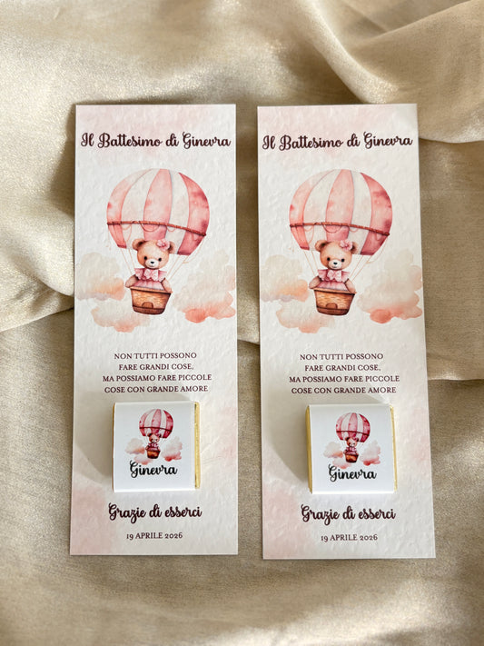 Segnalibro personalizzato Battesimo Orsetta Rosa con Mongolfiera