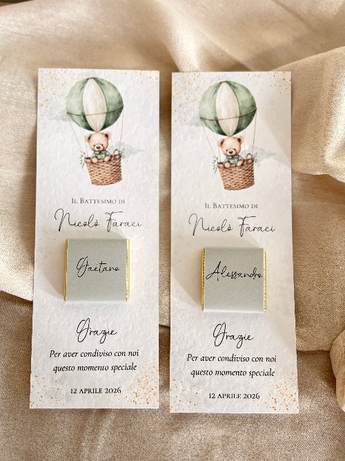 Segnalibro personalizzato Battesimo Orso con Mongolfiera e Cioccolatino