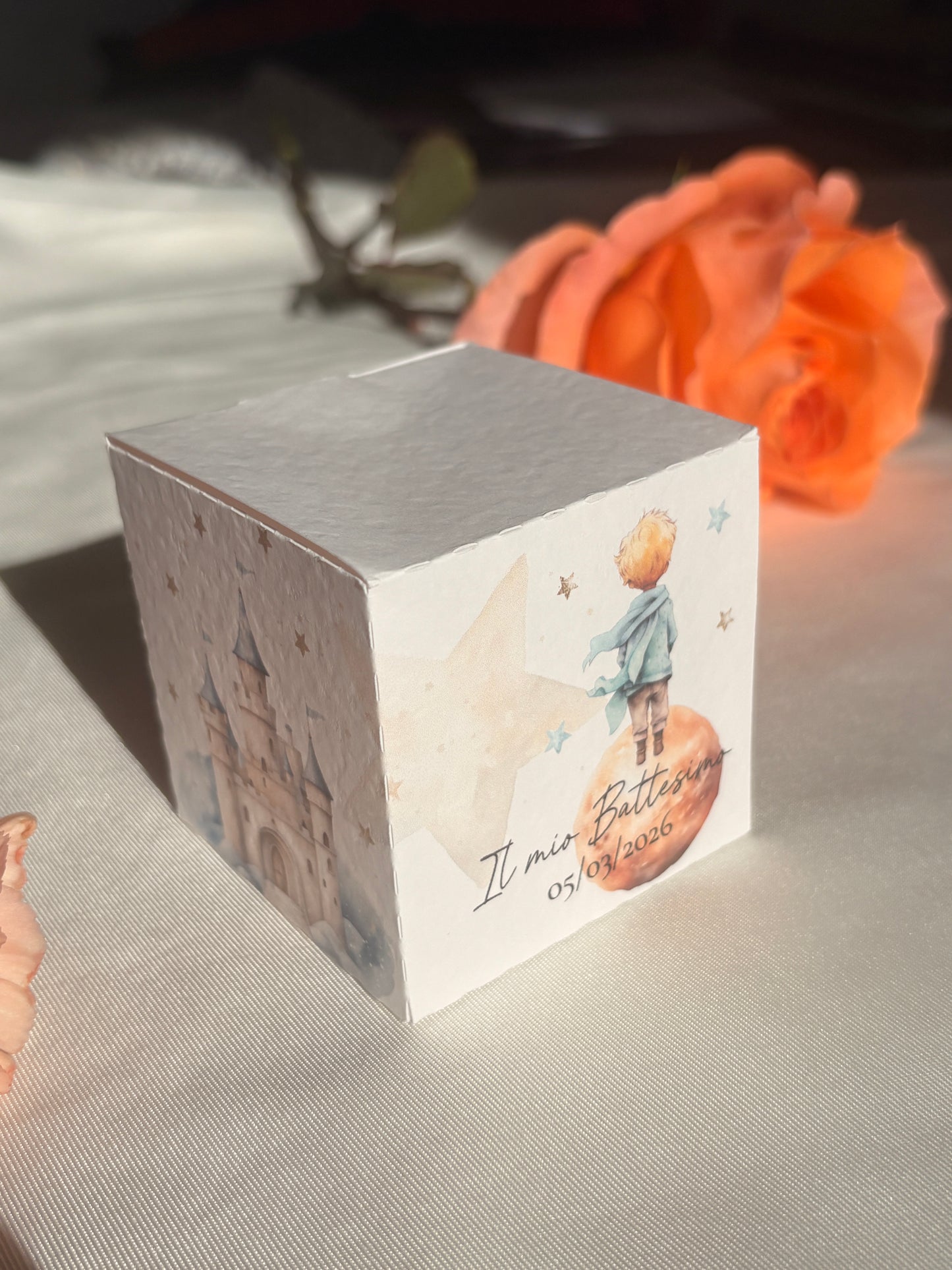 Scatolina confetti, dimensioni 5x5x5 cm  — la grafica nella foto è solo un esempio
